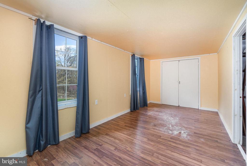 250 Hostetter Ln