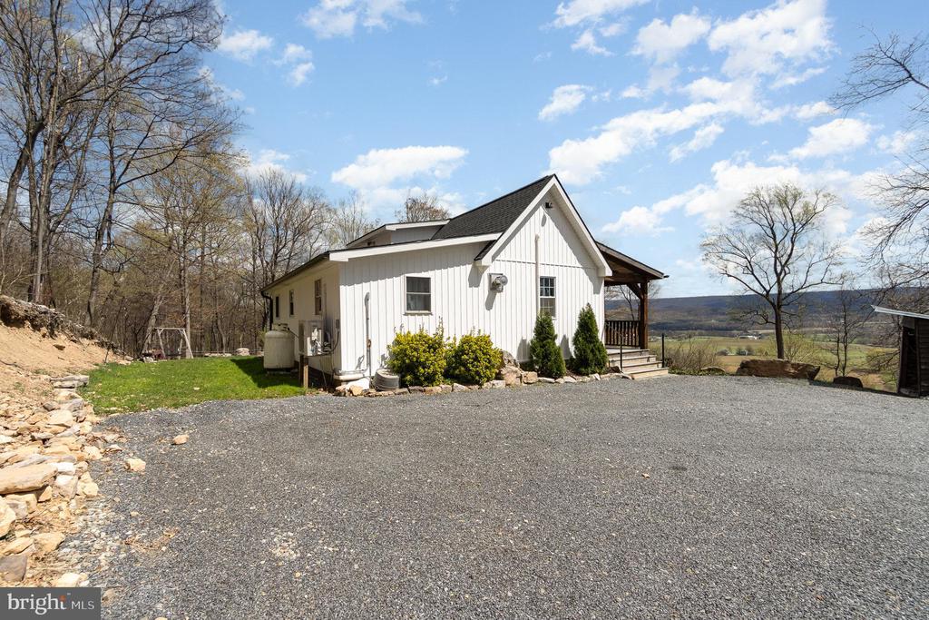 250 Hostetter Ln