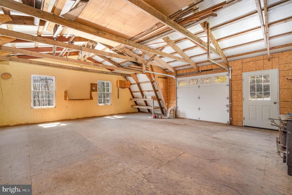 250 Hostetter Ln