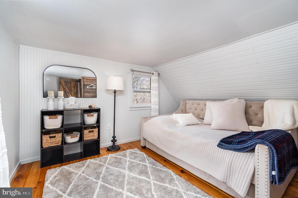250 Hostetter Ln