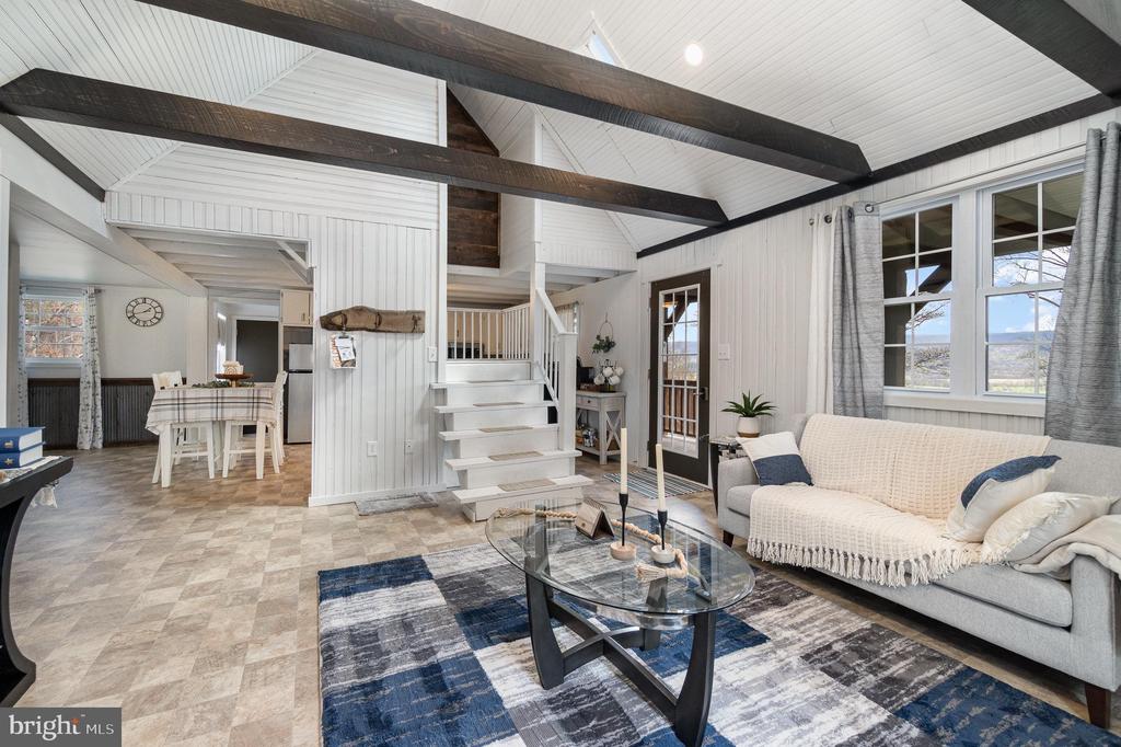 250 Hostetter Ln