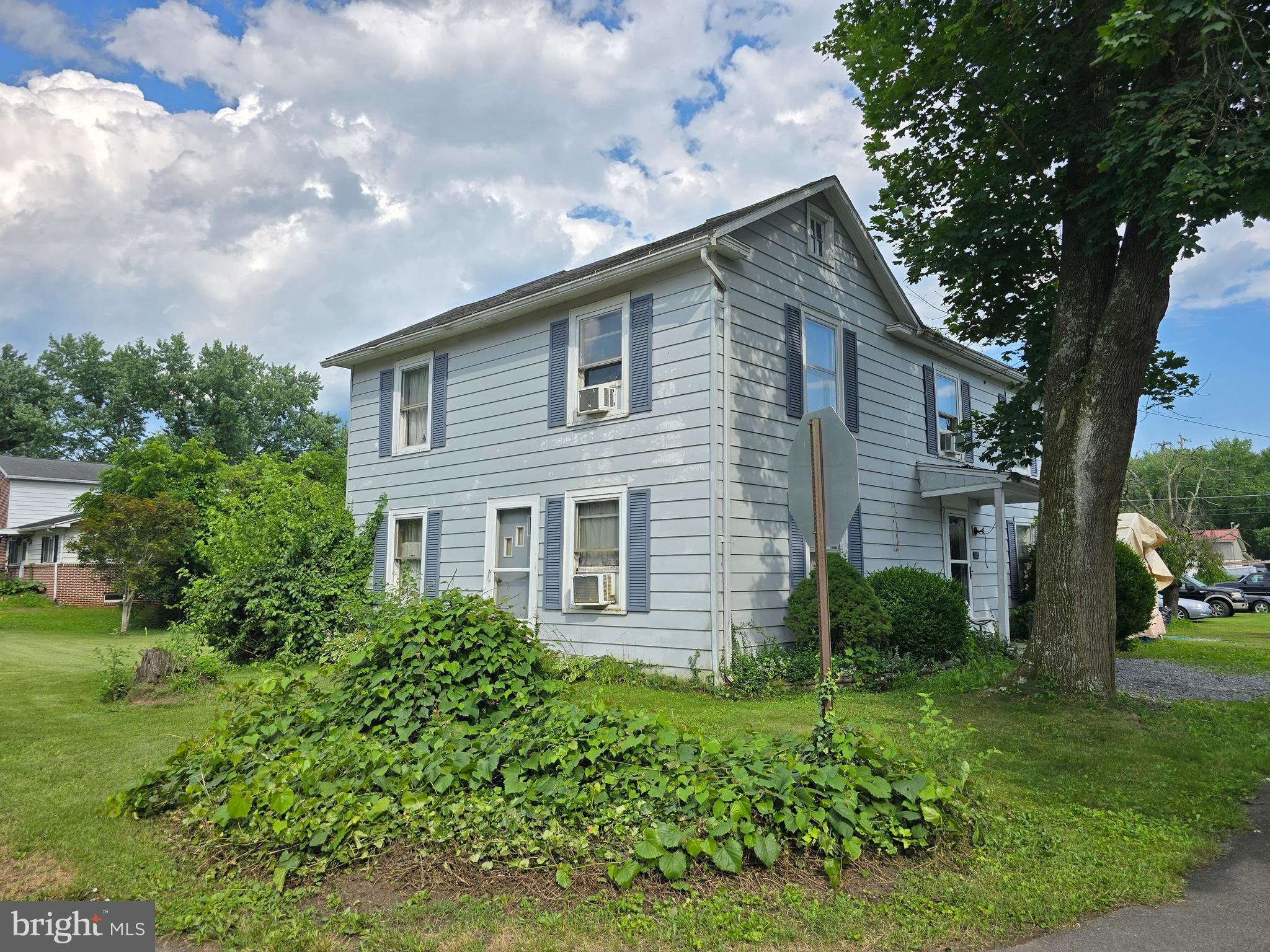 16 Mill St