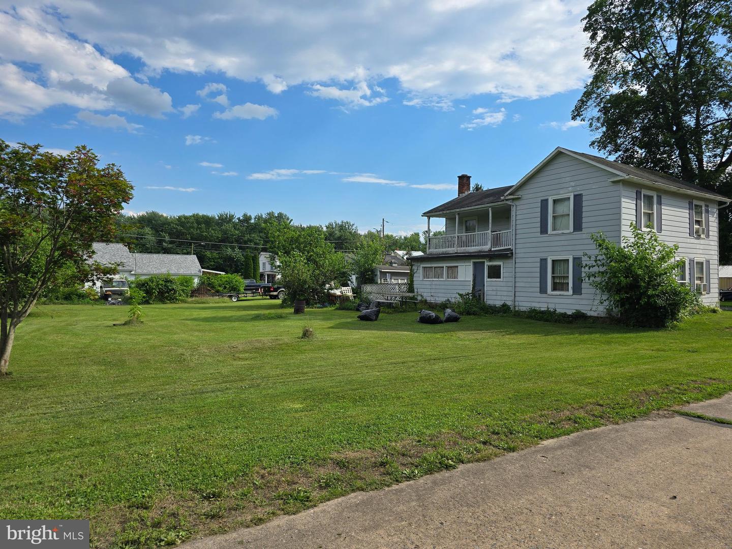 16 Mill St