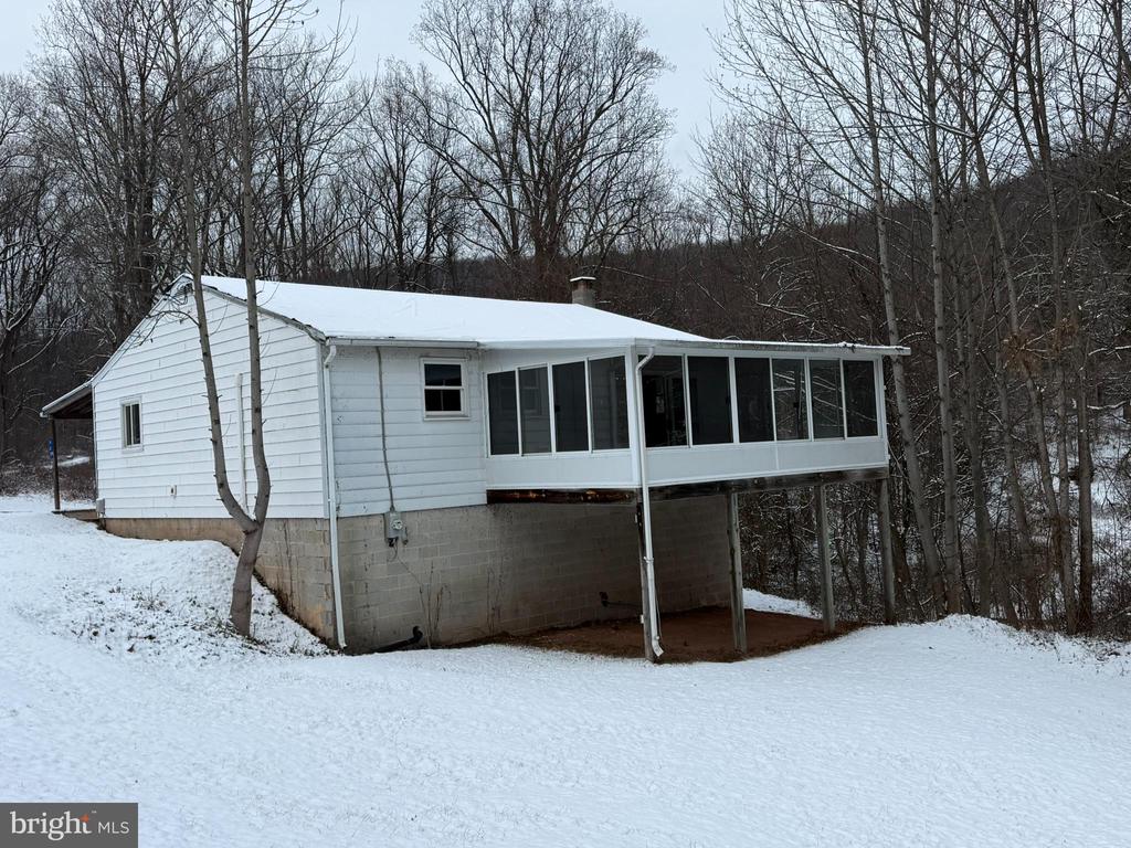 925 VALLEY ROAD