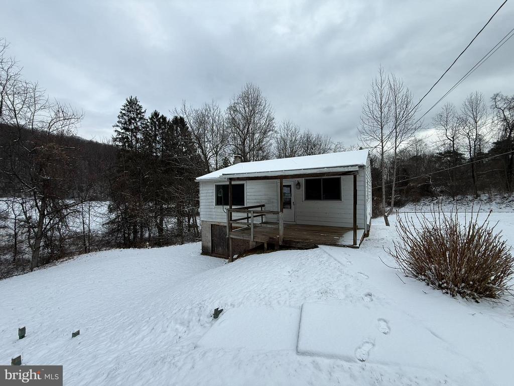 925 VALLEY ROAD