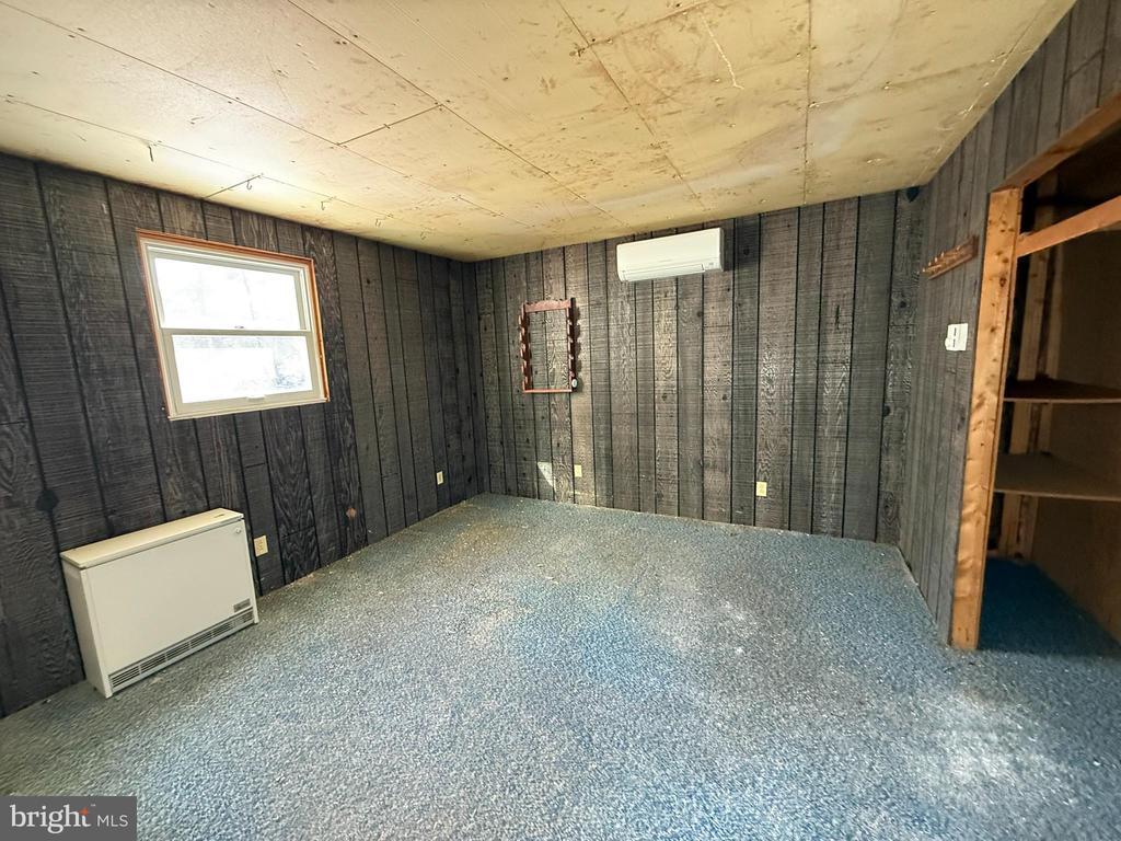 925 VALLEY ROAD