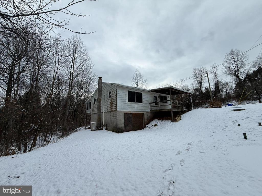 925 VALLEY ROAD