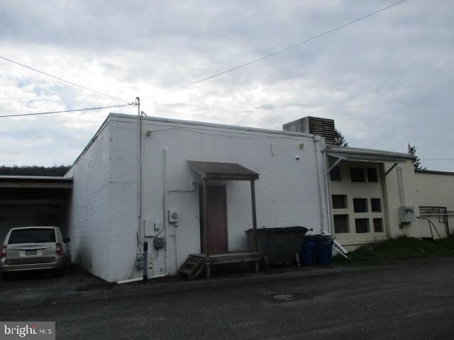 2 RIVERSIDE PLAZA