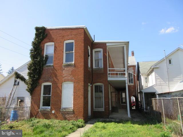 103 Pleasant St