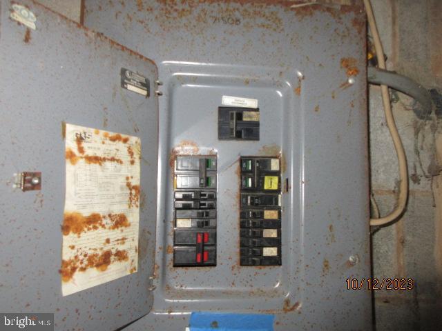 351 W Cabin Hollow Rd