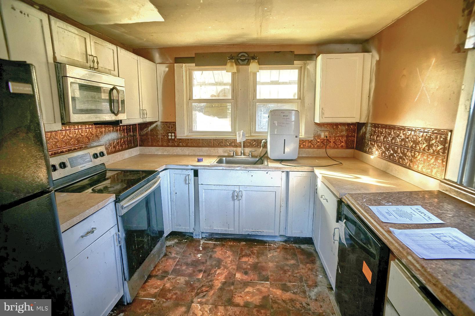 253 Old Cabin Hollow Rd