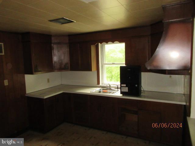 2163 Martin Rd