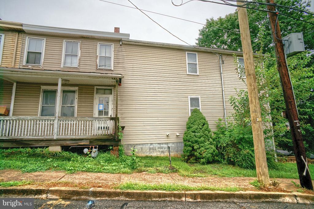 118 Chestnut St