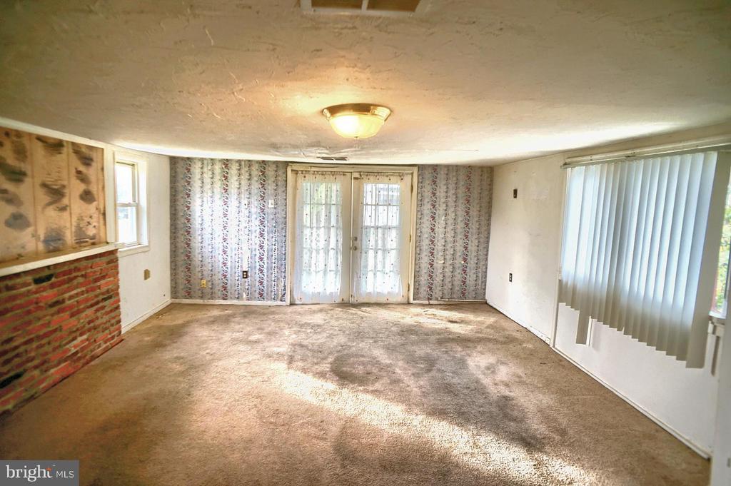 1767 Hilton Ave
