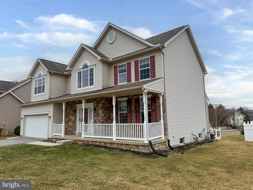 3415 Raintree Rd
