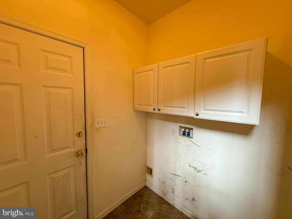 3415 Raintree Rd