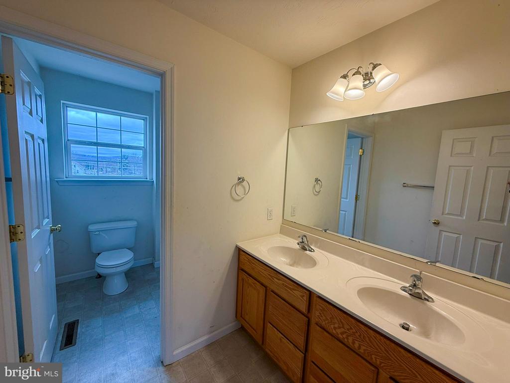 3415 Raintree Rd