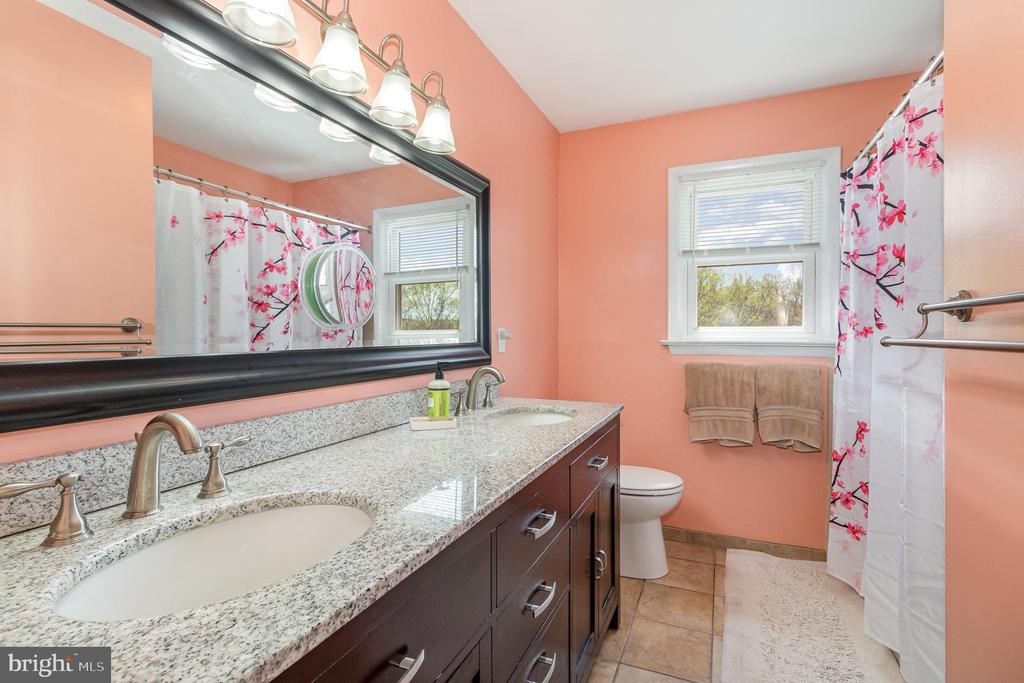 80 Wedgewood Cir