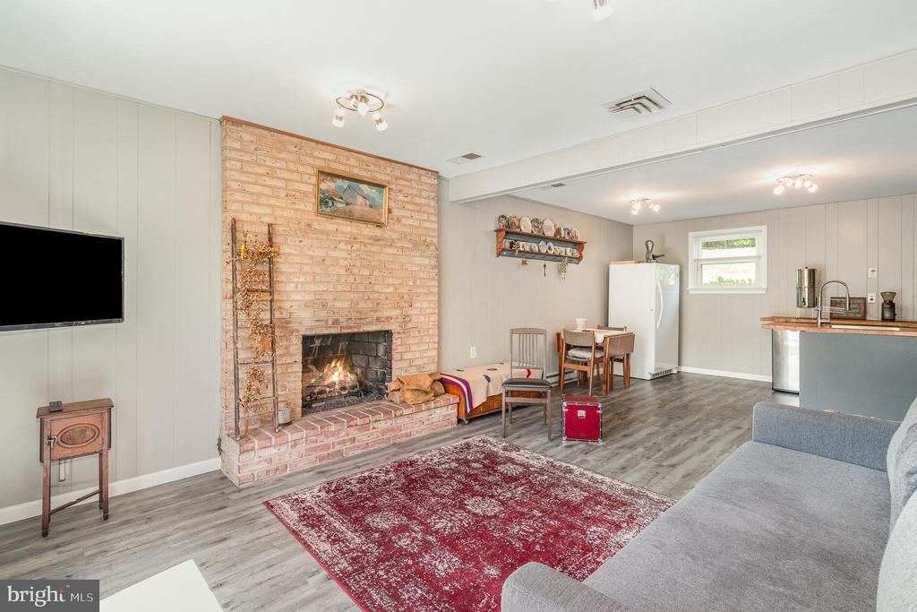 80 Wedgewood Cir