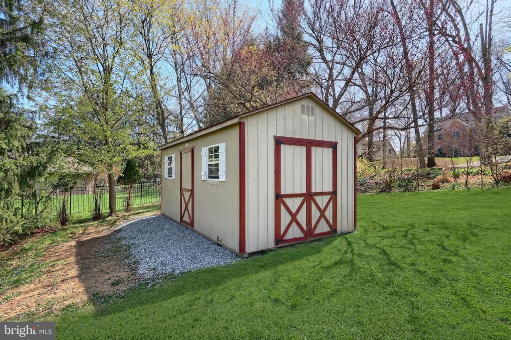 100 BUNKER HILL ROAD