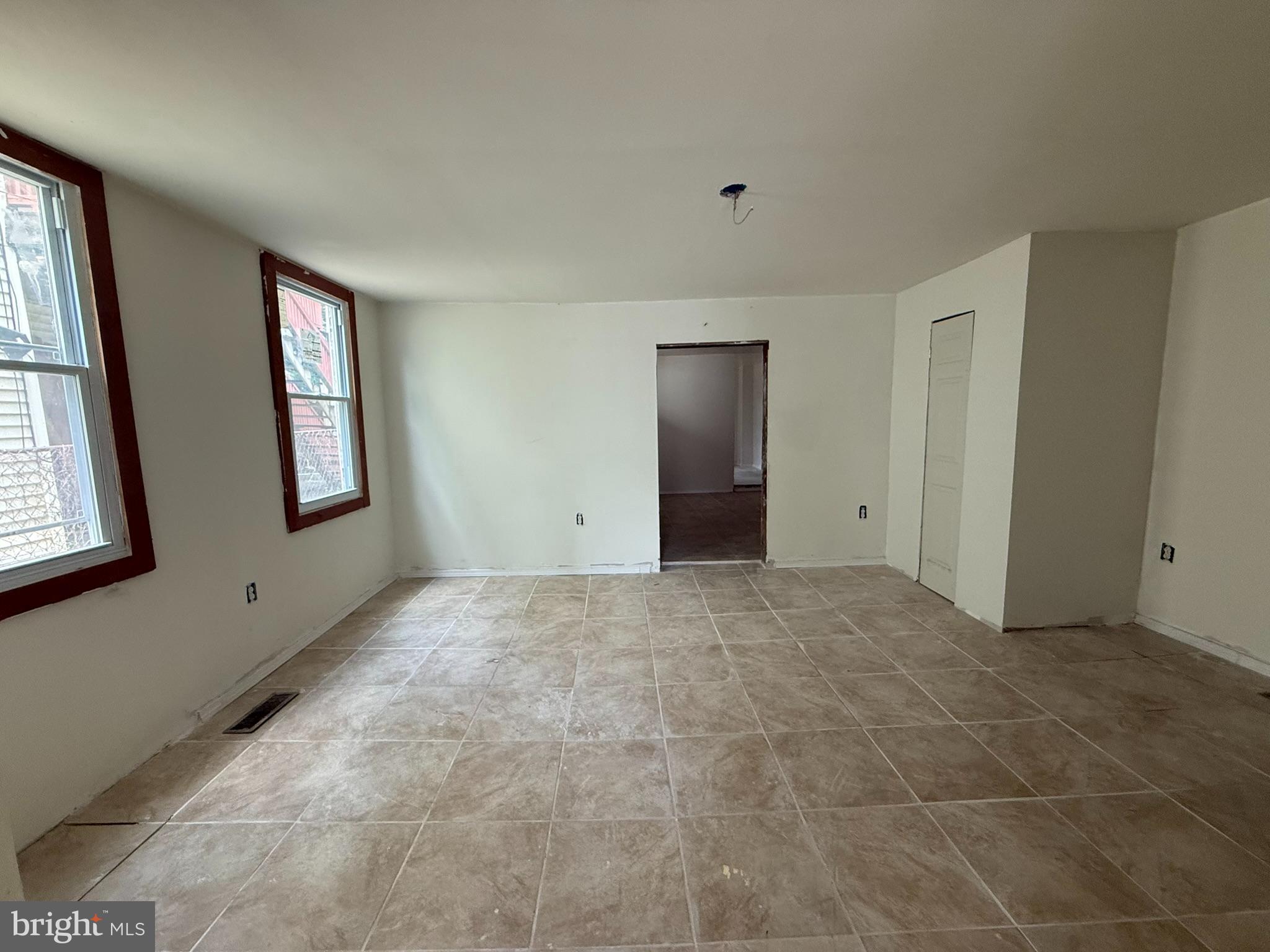 255 E WALNUT STREET