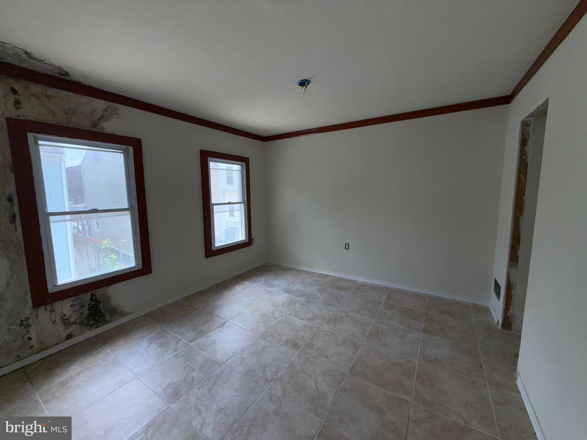 255 E WALNUT STREET