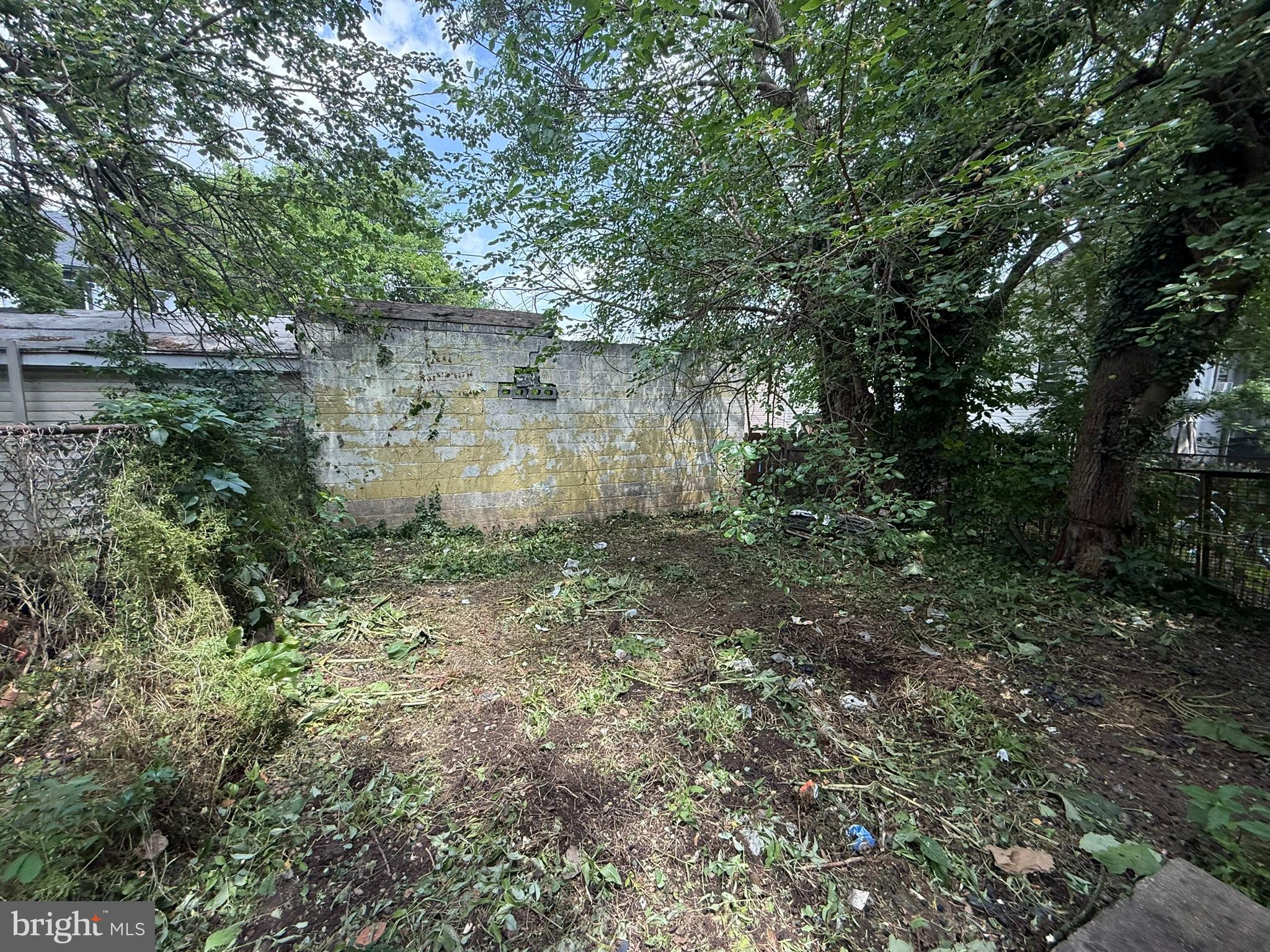 255 E WALNUT STREET