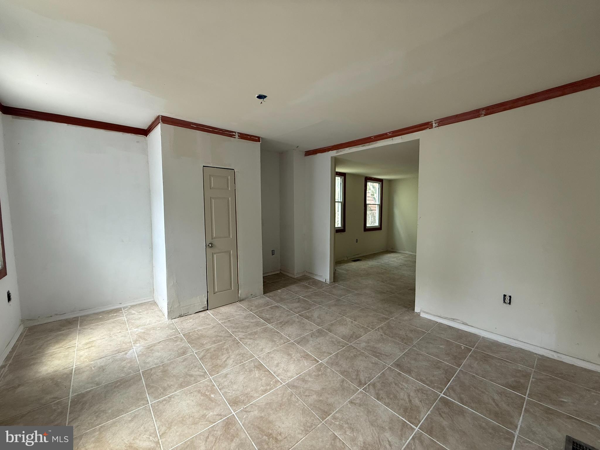 255 E WALNUT STREET