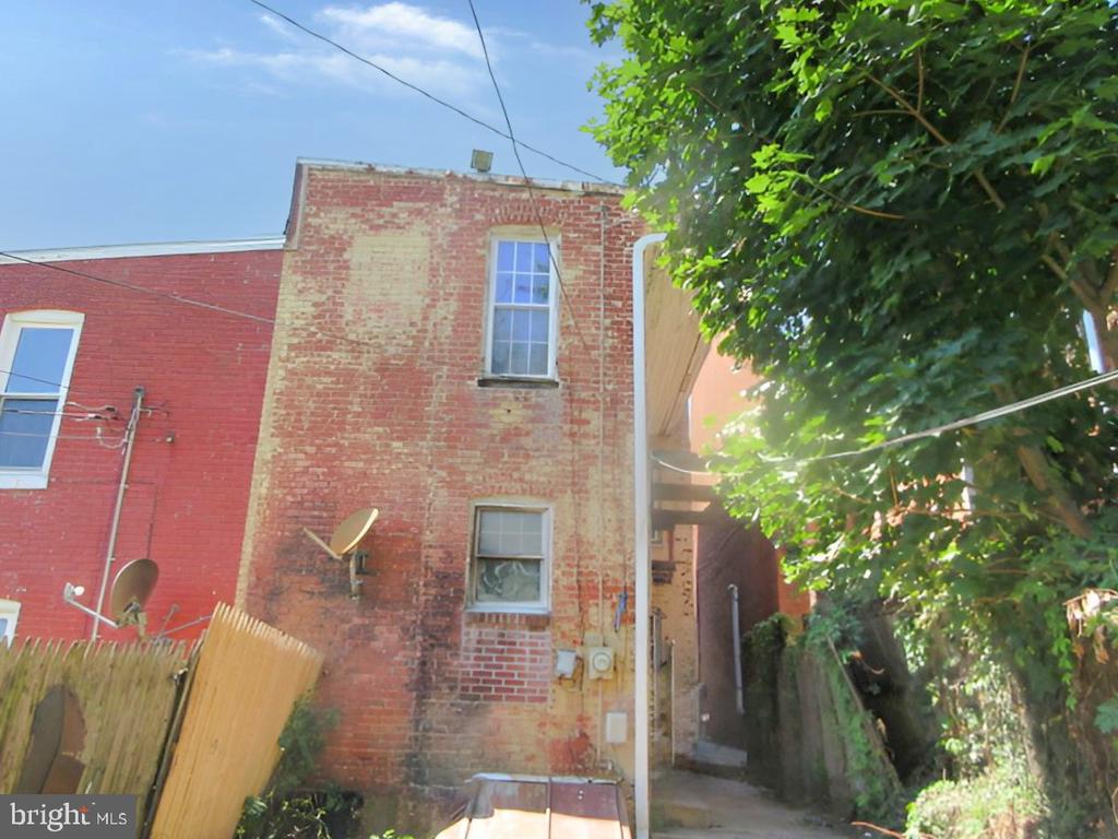418 PARK STREET