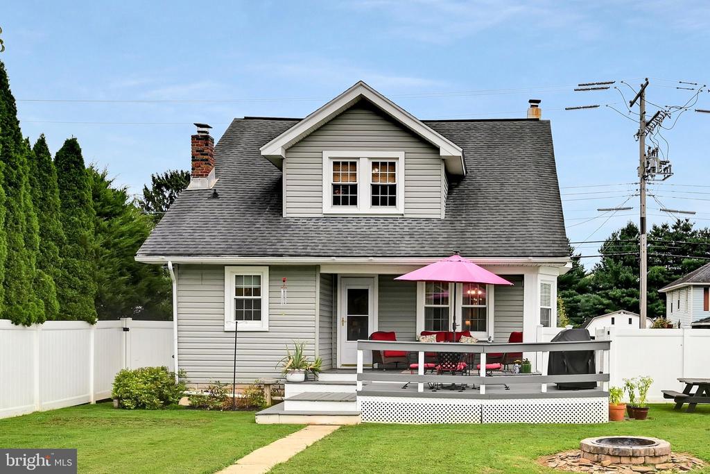 3148 N GEORGE STREET