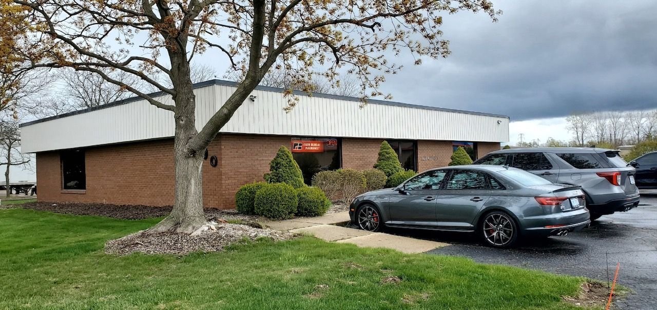 990 DECKER Road