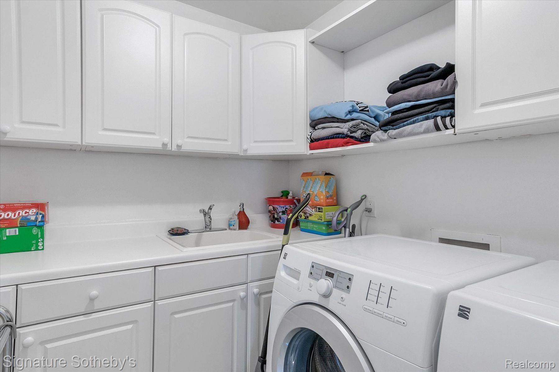 933 ANNIE LANG Drive