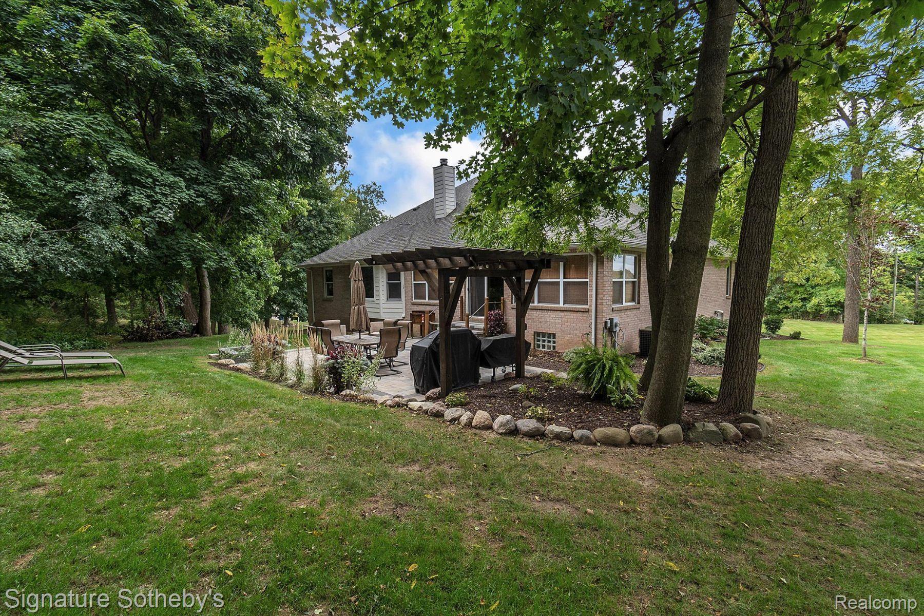 933 ANNIE LANG Drive