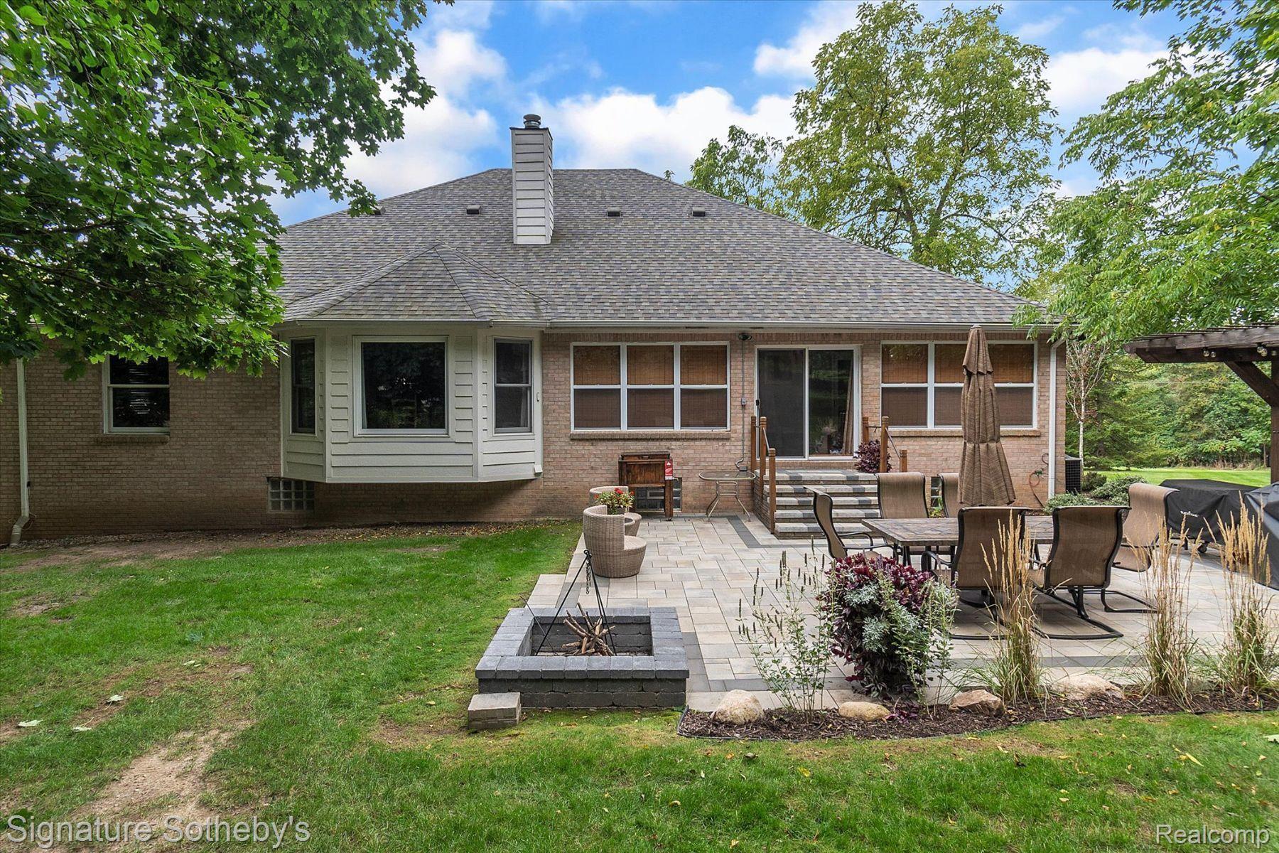 933 ANNIE LANG Drive