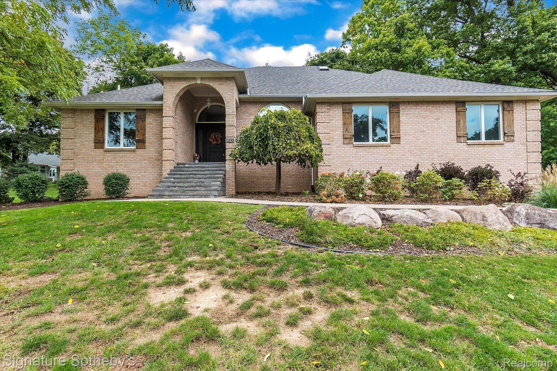 933 ANNIE LANG Drive