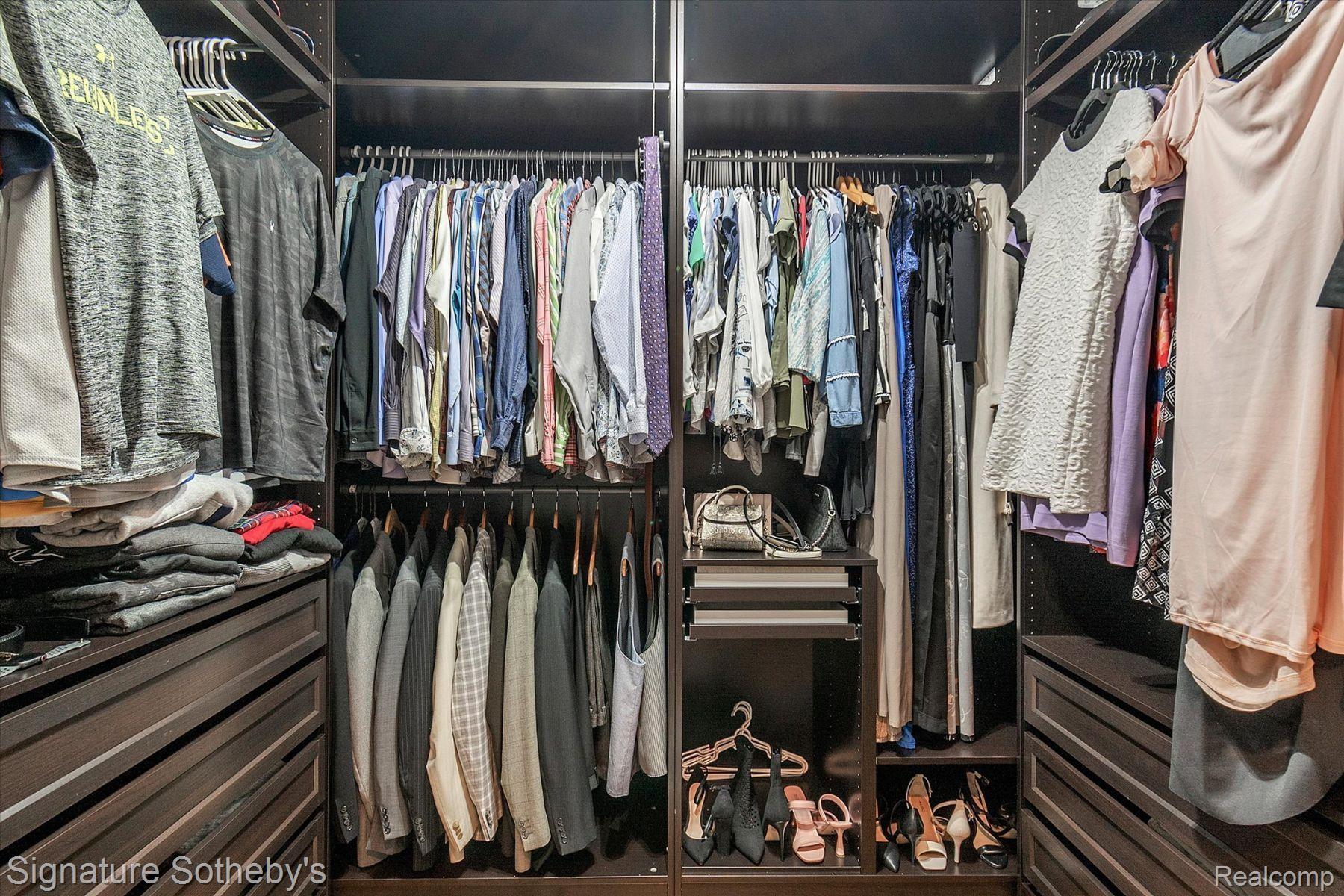 933 ANNIE LANG Drive