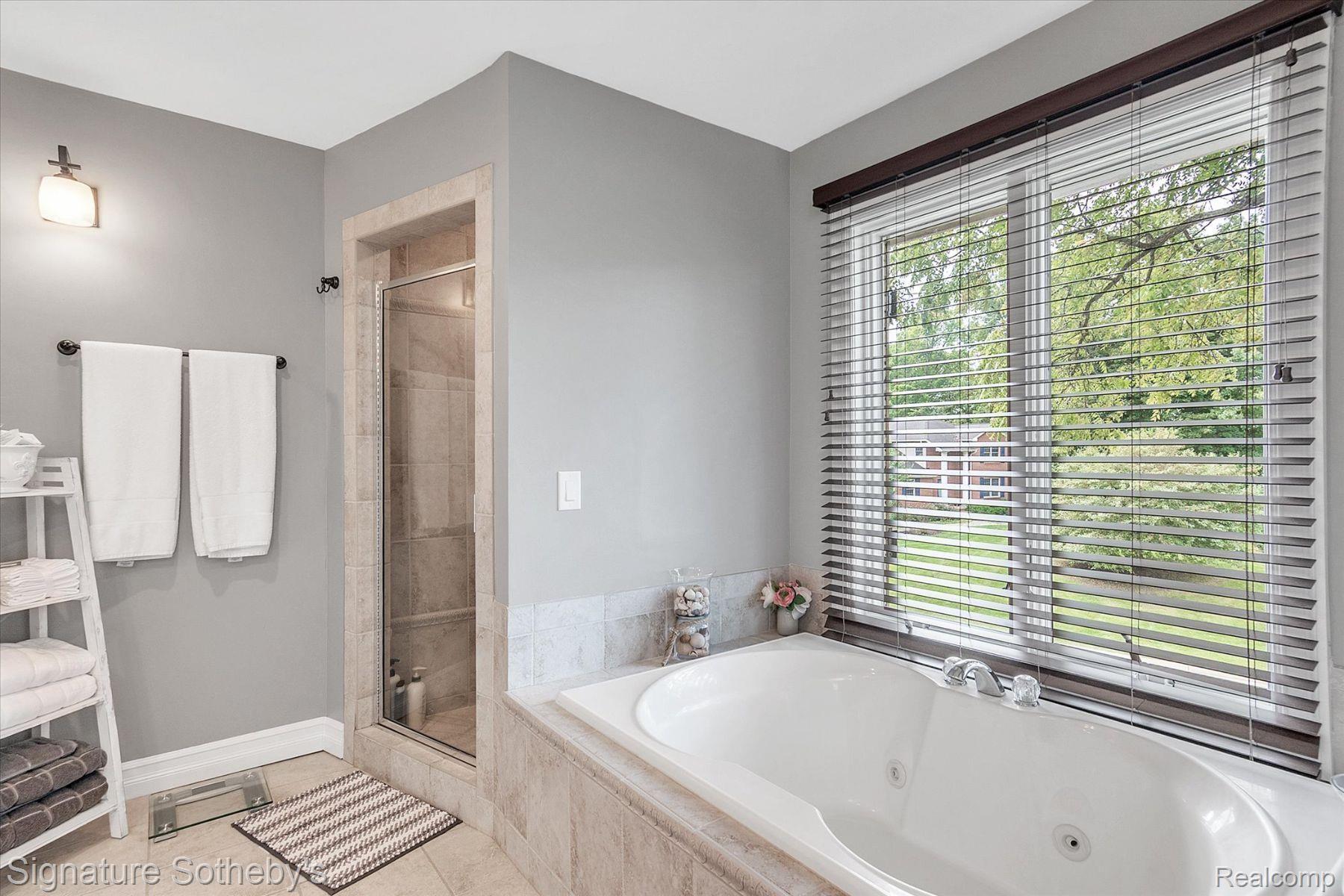 933 ANNIE LANG Drive