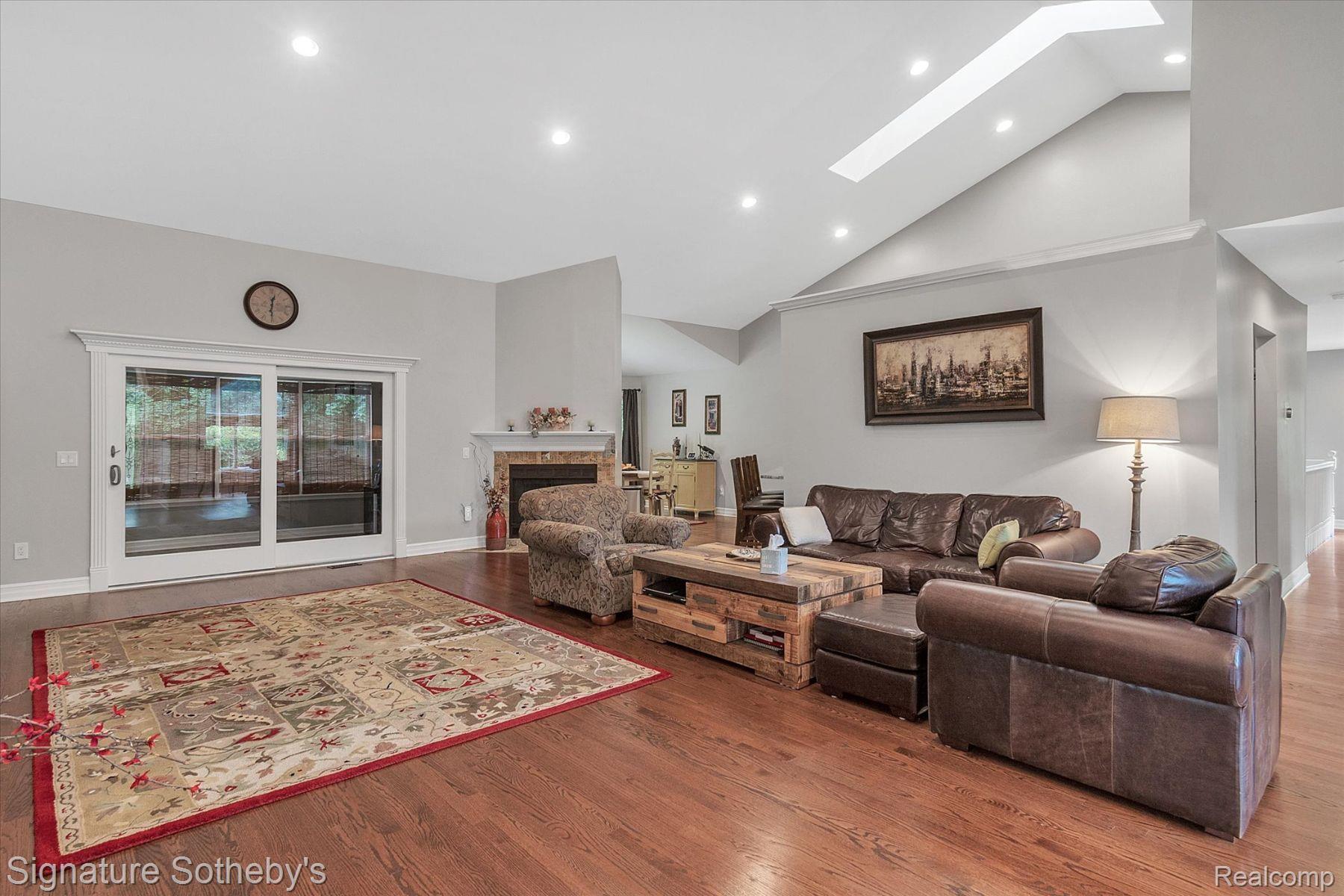 933 ANNIE LANG Drive