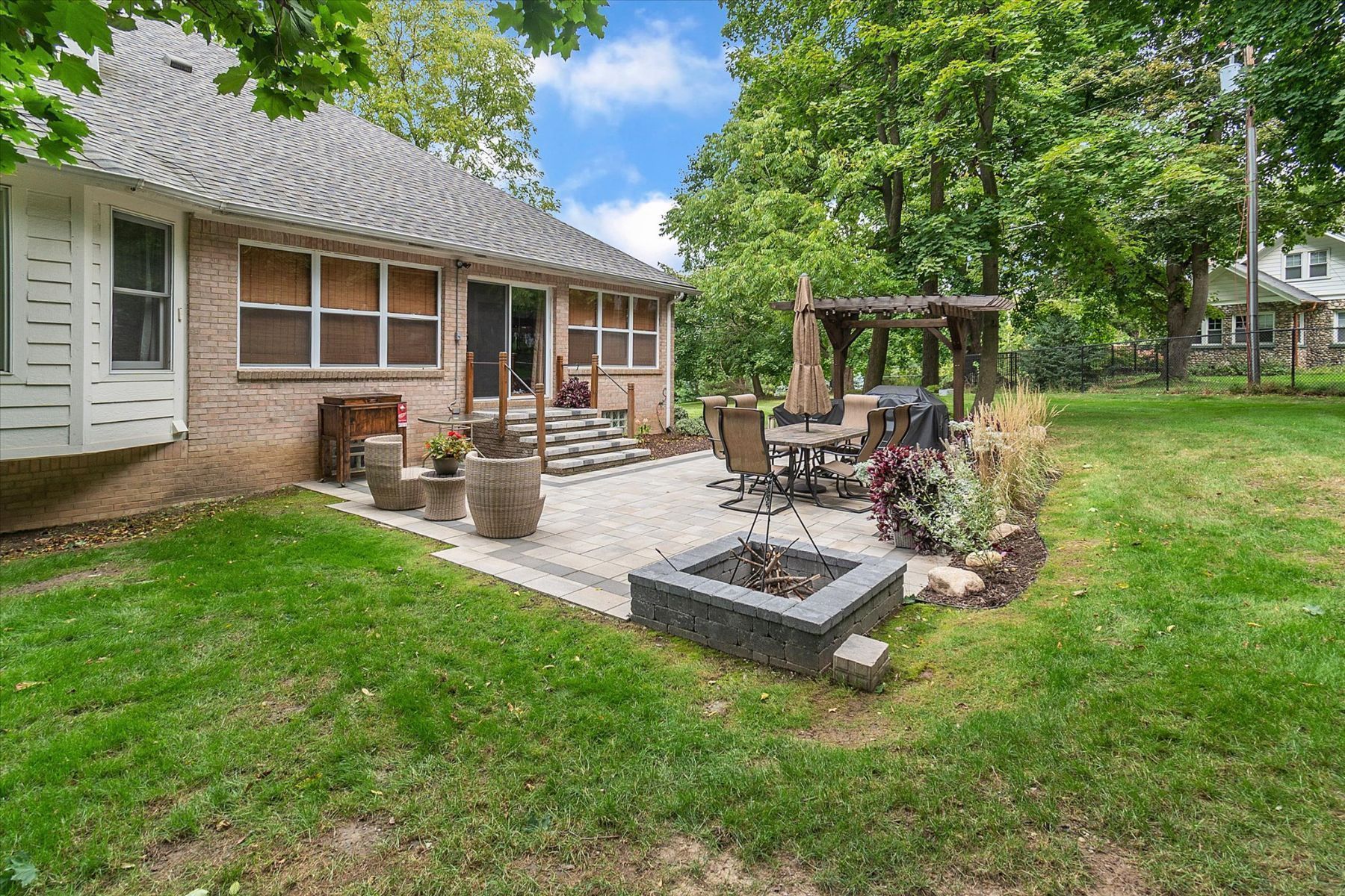 933 ANNIE LANG Drive
