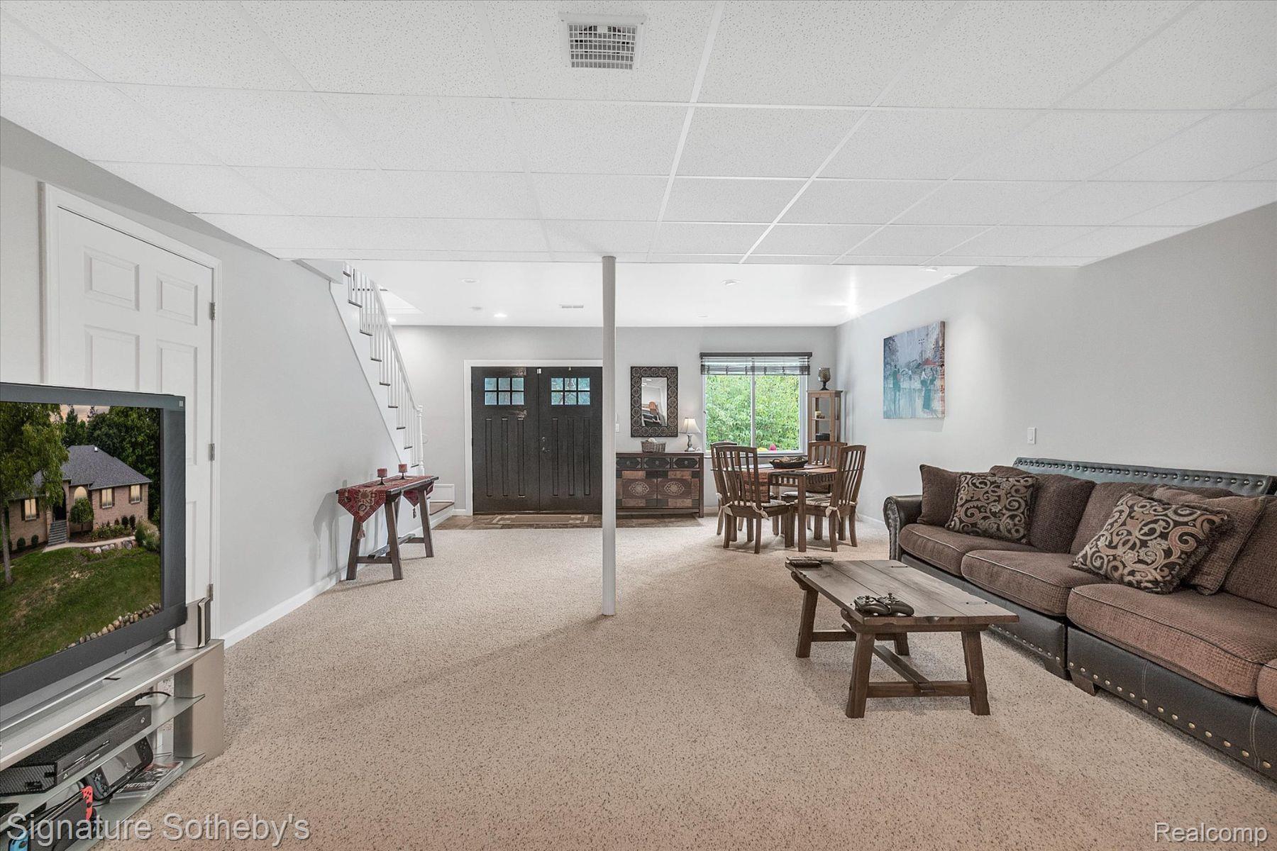 933 ANNIE LANG Drive