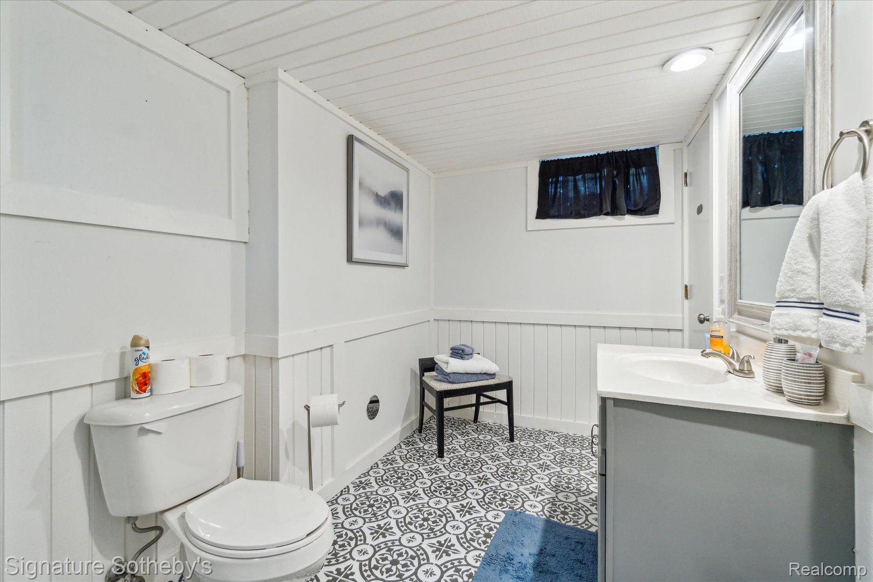 1091 MAPLE WALK Drive