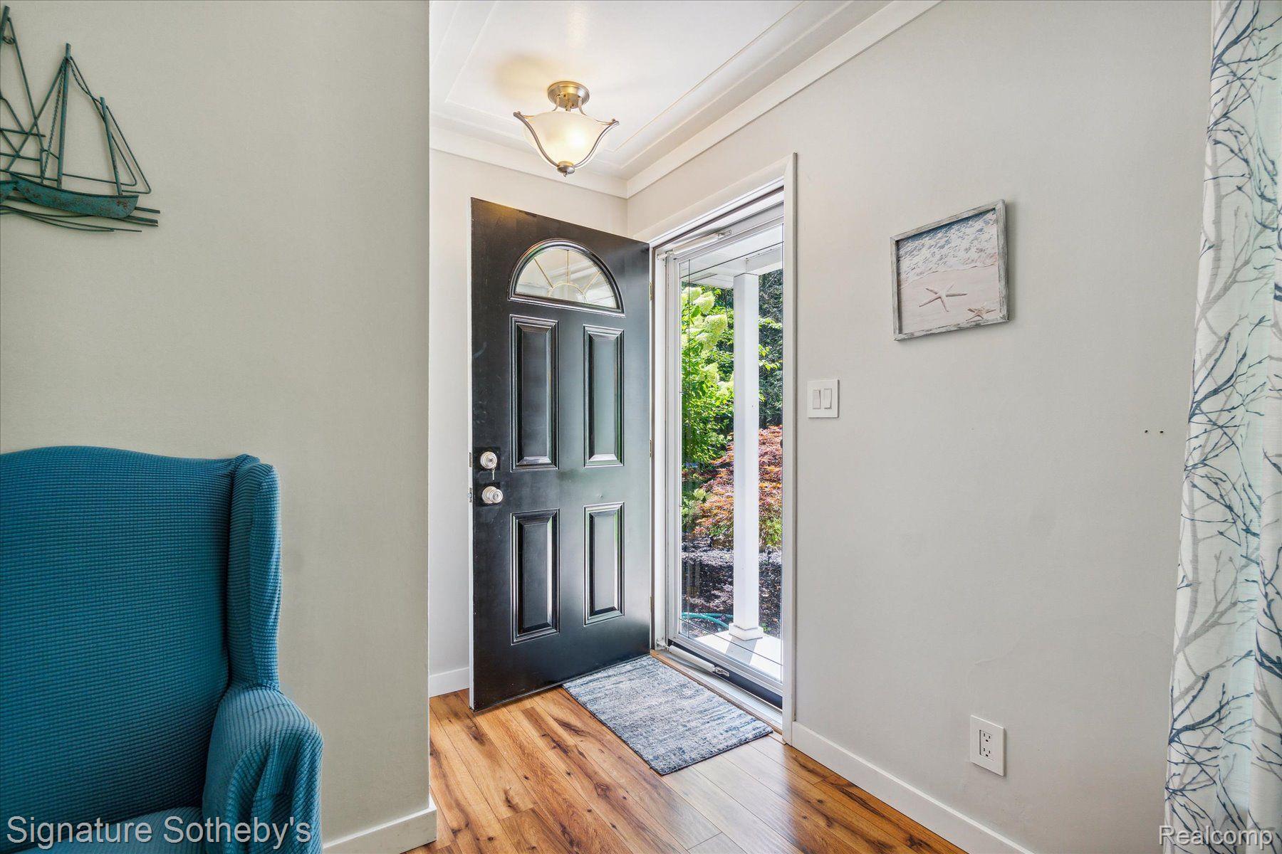 1091 MAPLE WALK Drive