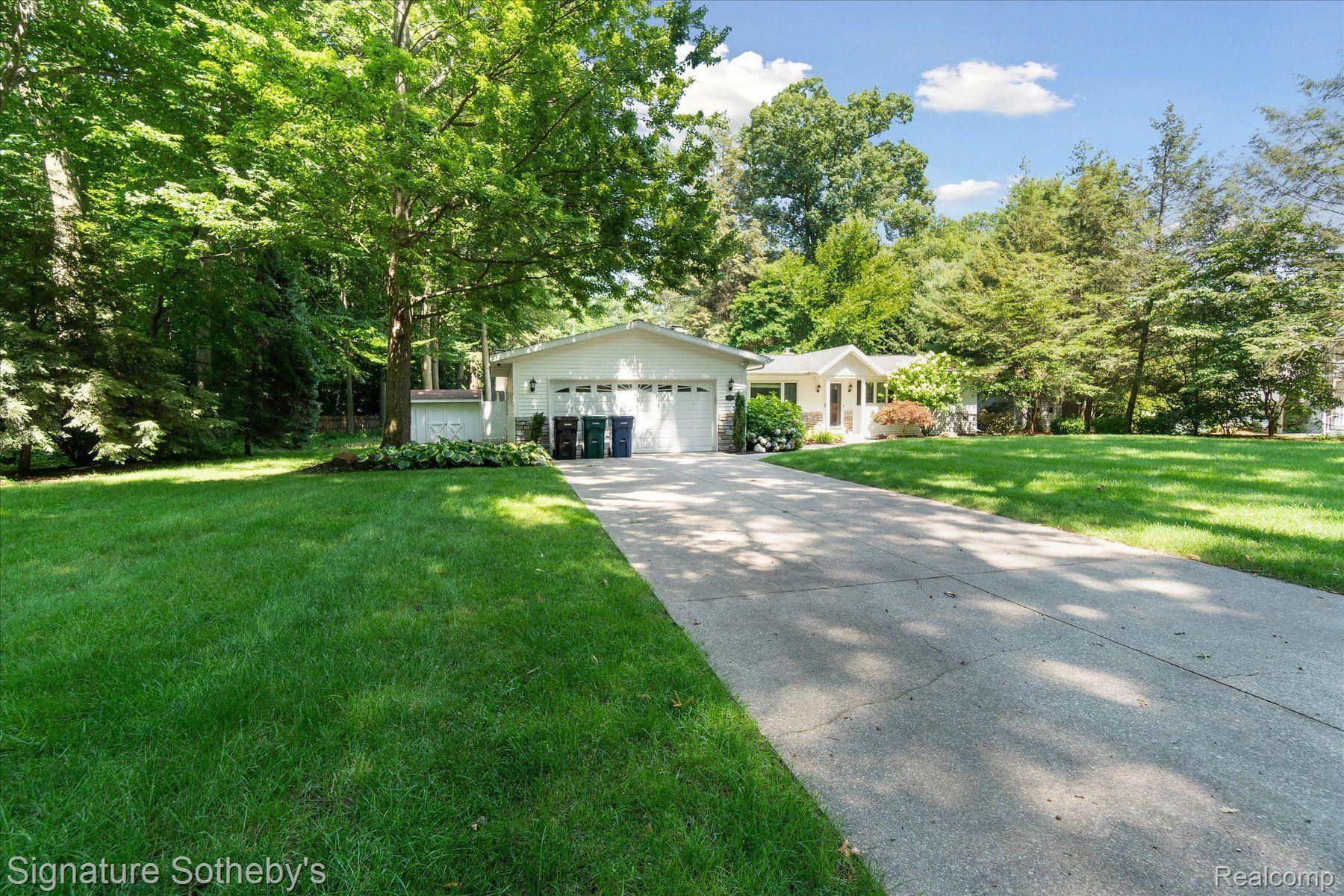 1091 MAPLE WALK Drive