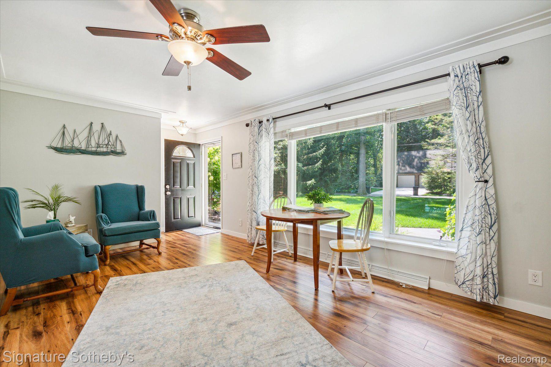 1091 MAPLE WALK Drive