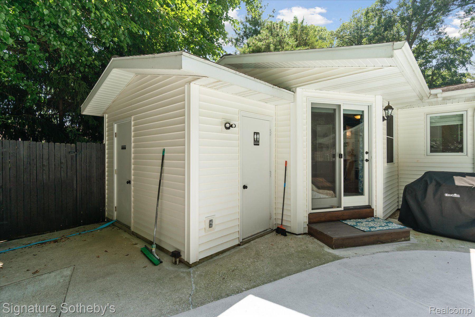 1091 MAPLE WALK Drive