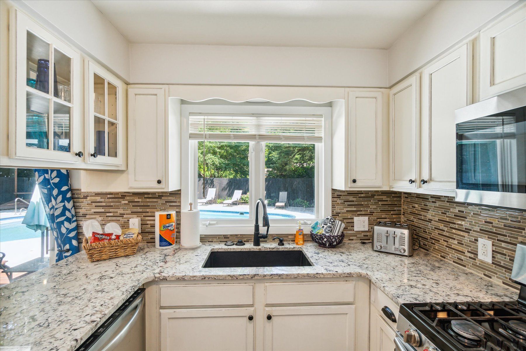 1091 MAPLE WALK Drive
