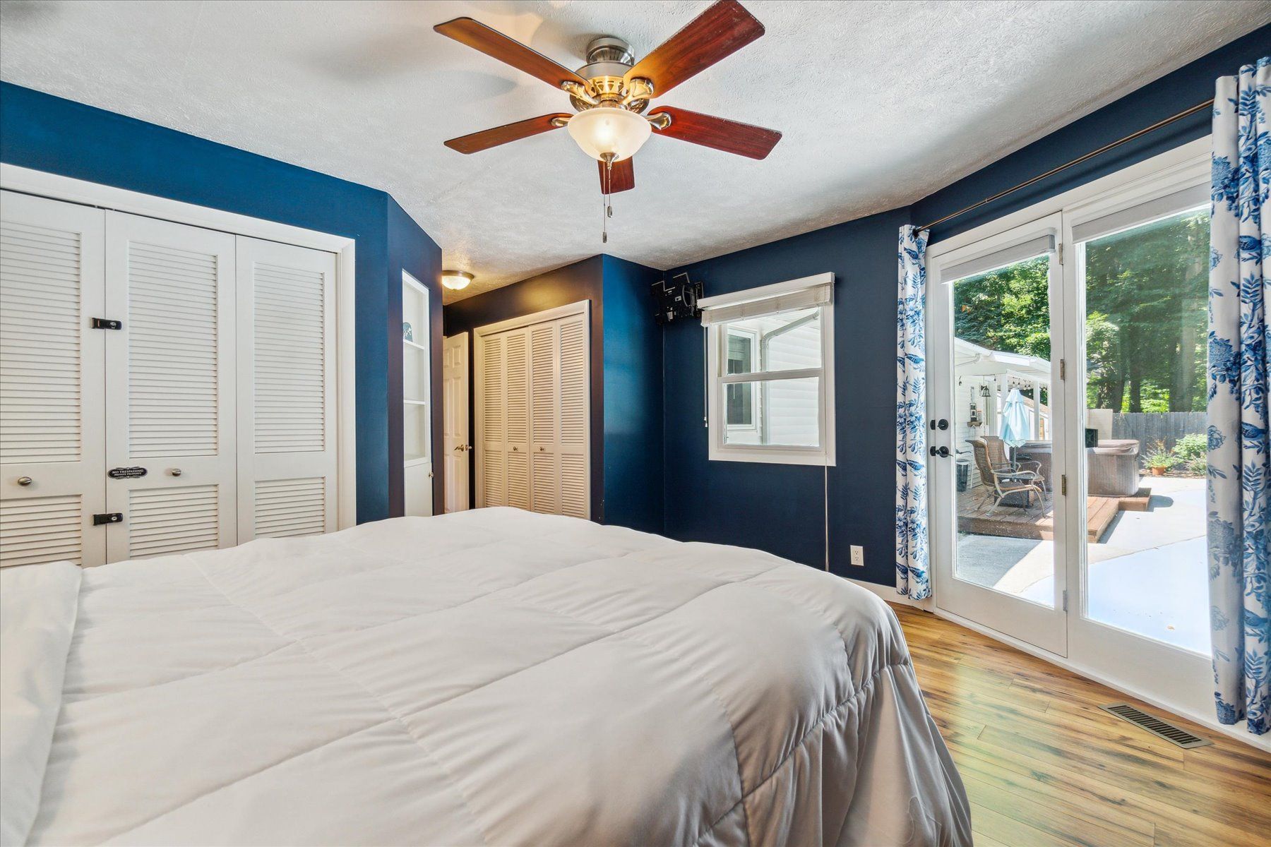 1091 MAPLE WALK Drive