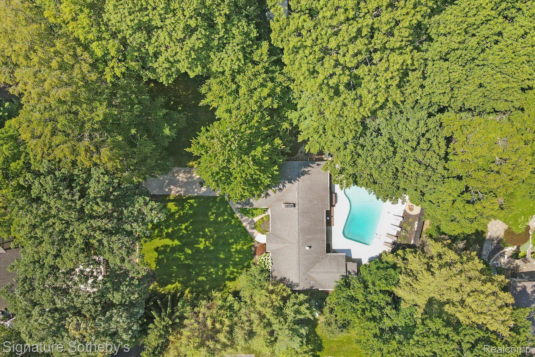 1091 MAPLE WALK Drive