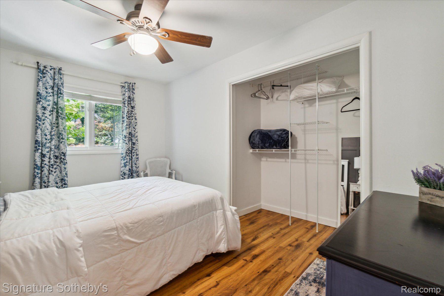 1091 MAPLE WALK Drive