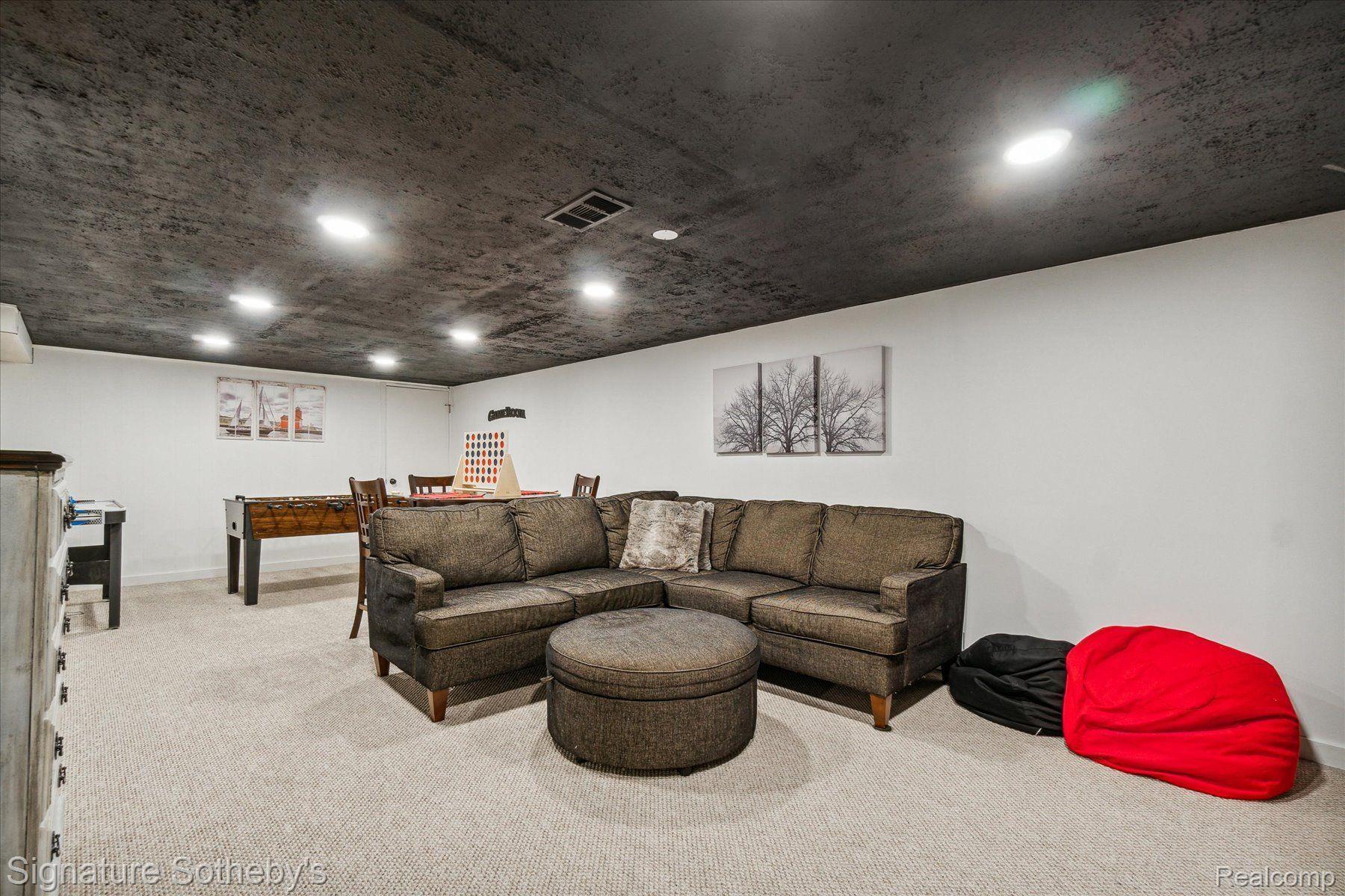 1091 MAPLE WALK Drive